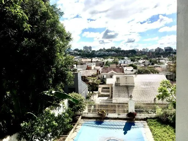 Foto 3 de Casa com 5 Quartos à venda, 352m² em Chácara das Pedras, Porto Alegre