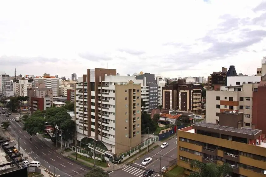 Foto 1 de Apartamento com 1 Quarto à venda, 22m² em Champagnat, Curitiba