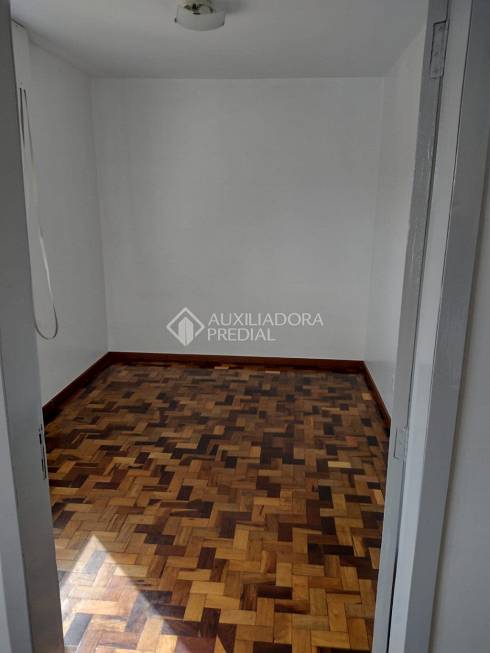 Foto 4 de Apartamento com 1 Quarto à venda, 36m² em Passo da Areia, Porto Alegre