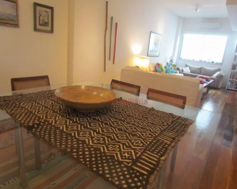 Foto 2 de Apartamento com 2 Quartos à venda, 75m² em Leblon, Rio de Janeiro