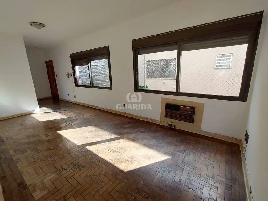Foto 3 de Apartamento com 2 Quartos para alugar, 85m² em Rio Branco, Porto Alegre