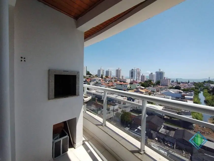 Foto 1 de Apartamento com 3 Quartos à venda, 76m² em Barreiros, São José