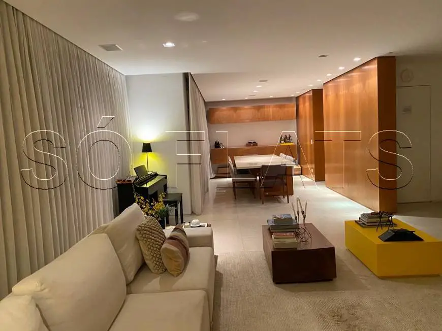 Foto 1 de Apartamento com 3 Quartos à venda, 226m² em Itaim Bibi, São Paulo