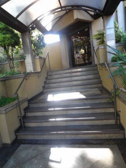 Foto 1 de Apartamento com 3 Quartos para alugar, 127m² em Jardim Universitario, Maringá