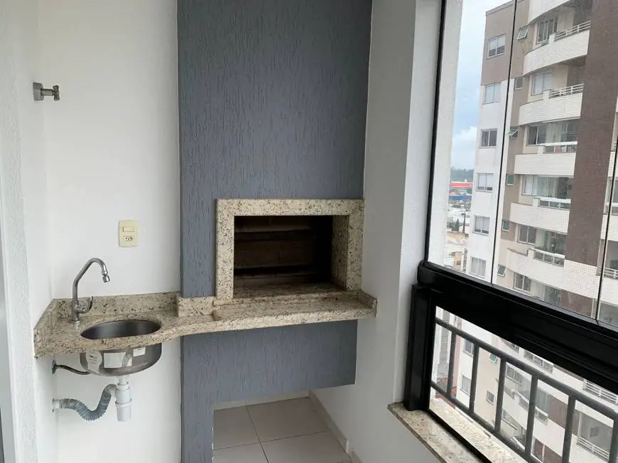 Foto 3 de Apartamento com 3 Quartos à venda, 99m² em Kobrasol, São José