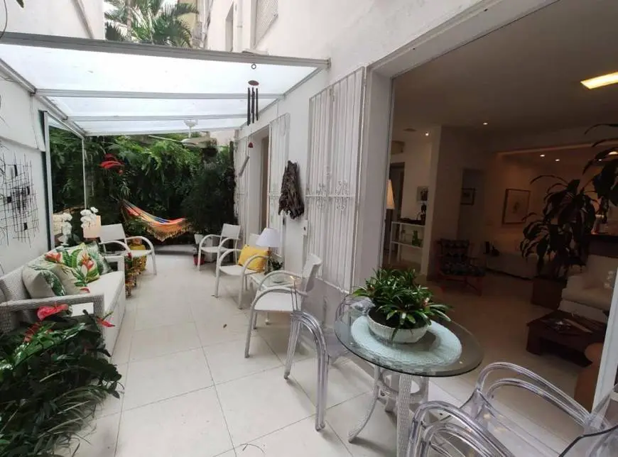 Foto 1 de Apartamento com 3 Quartos à venda, 115m² em Lagoa, Rio de Janeiro