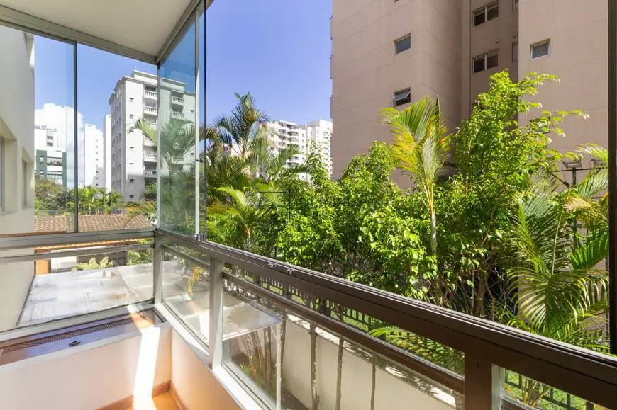 Foto 5 de Apartamento com 3 Quartos para alugar, 113m² em Moema, São Paulo