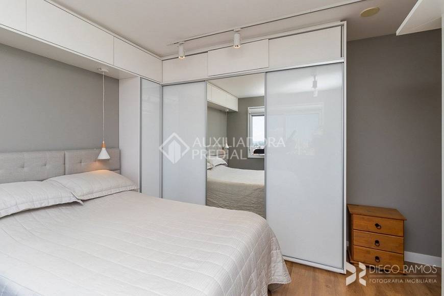Foto 2 de Apartamento com 3 Quartos à venda, 71m² em Passo D areia, Porto Alegre