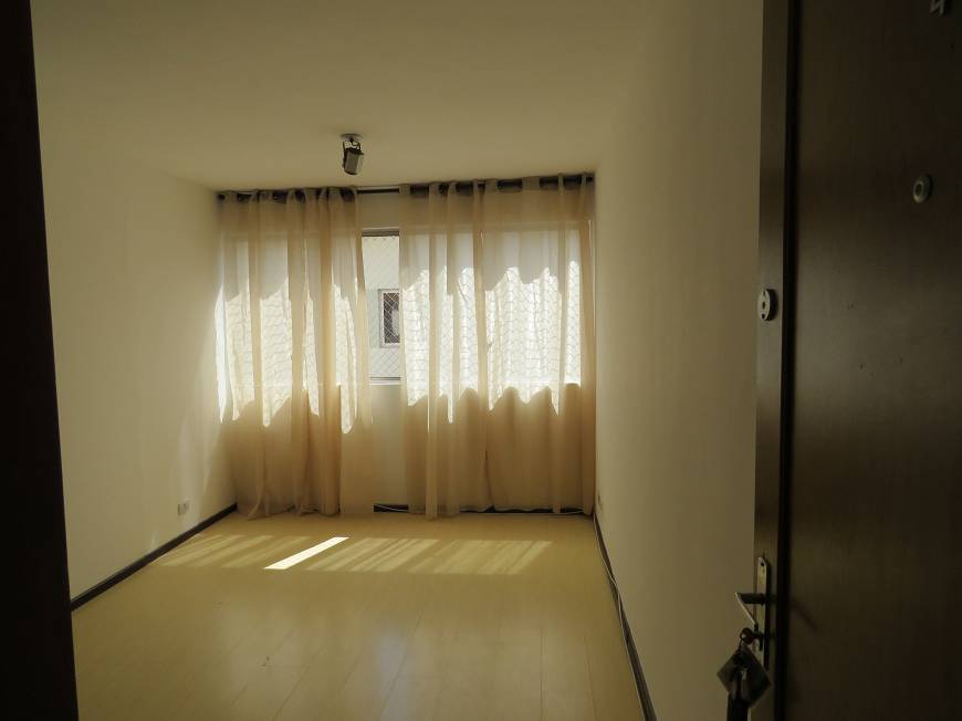 Foto 2 de Apartamento com 3 Quartos para alugar, 61m² em Vila Izabel, Curitiba