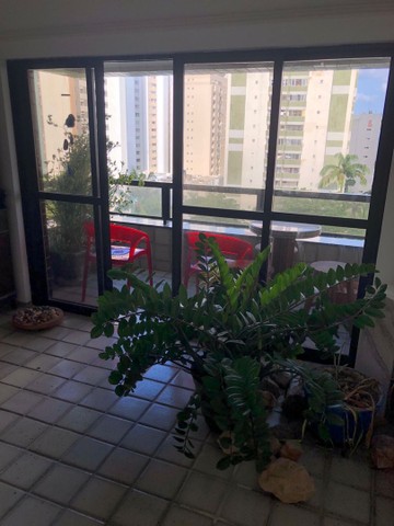 Foto 3 de Apartamento com 4 Quartos à venda, 156m² em Boa Viagem, Recife