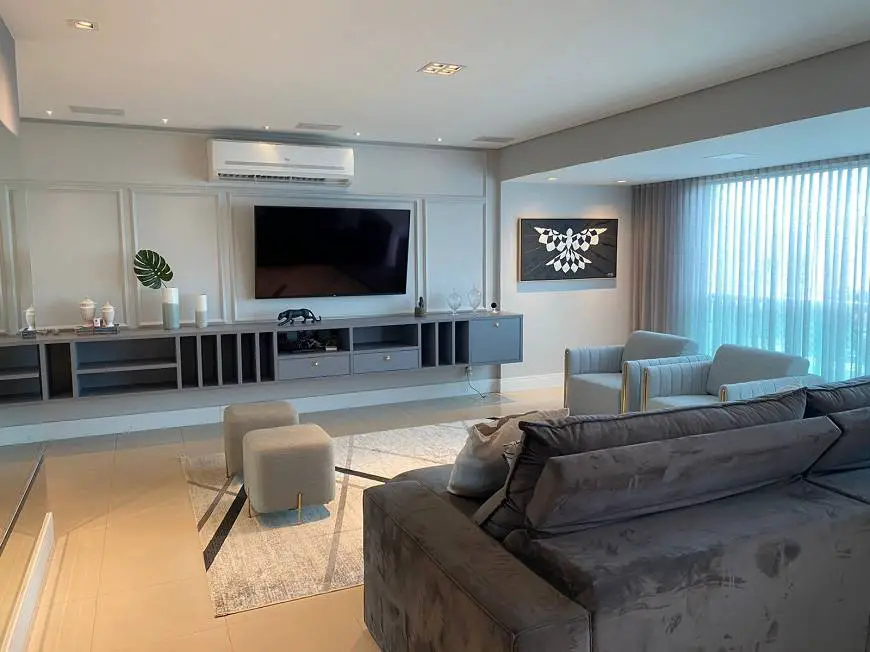 Foto 1 de Apartamento com 4 Quartos à venda, 209m² em Duque de Caxias, Cuiabá