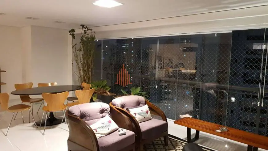 Foto 1 de Apartamento com 4 Quartos à venda, 200m² em Vila Regente Feijó, São Paulo