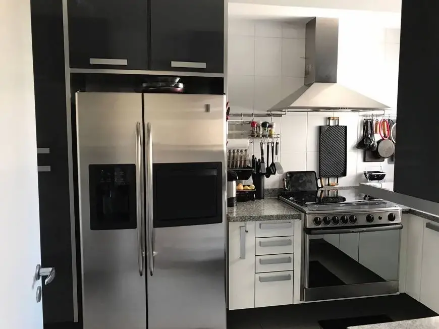 Foto 1 de Apartamento com 4 Quartos para alugar, 245m² em Moema, São Paulo