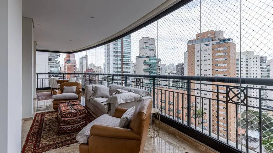Foto 1 de Apartamento com 4 Quartos à venda, 245m² em Moema, São Paulo