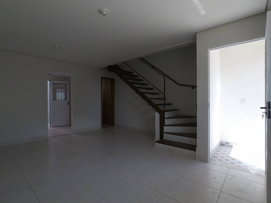Foto 3 de Casa com 2 Quartos para alugar, 78m² em Floramar, Belo Horizonte