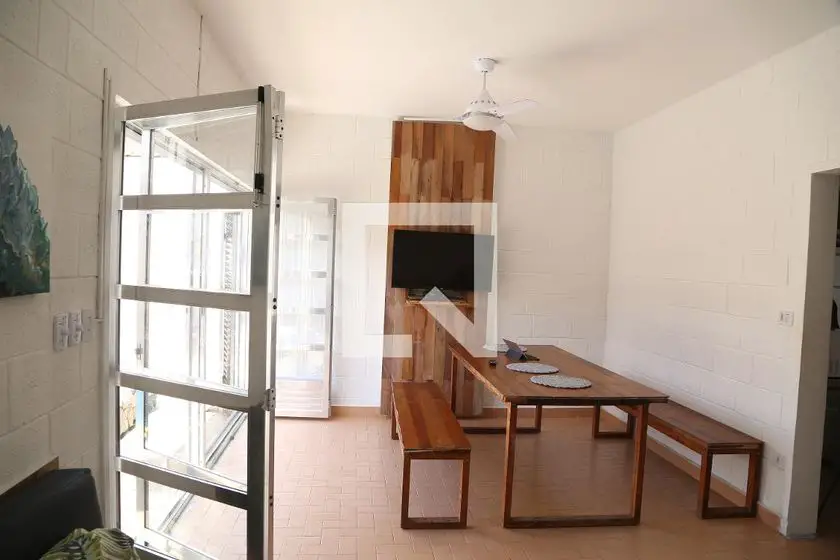 Foto 3 de Casa com 2 Quartos para alugar, 250m² em Maracanã, Praia Grande