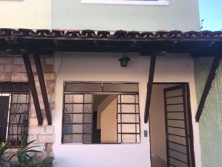 Foto 1 de Casa com 2 Quartos para alugar, 100m² em Planalto, Belo Horizonte