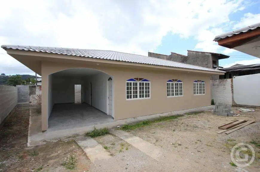 Foto 1 de Casa com 3 Quartos para alugar, 85m² em Forquilhinhas, São José