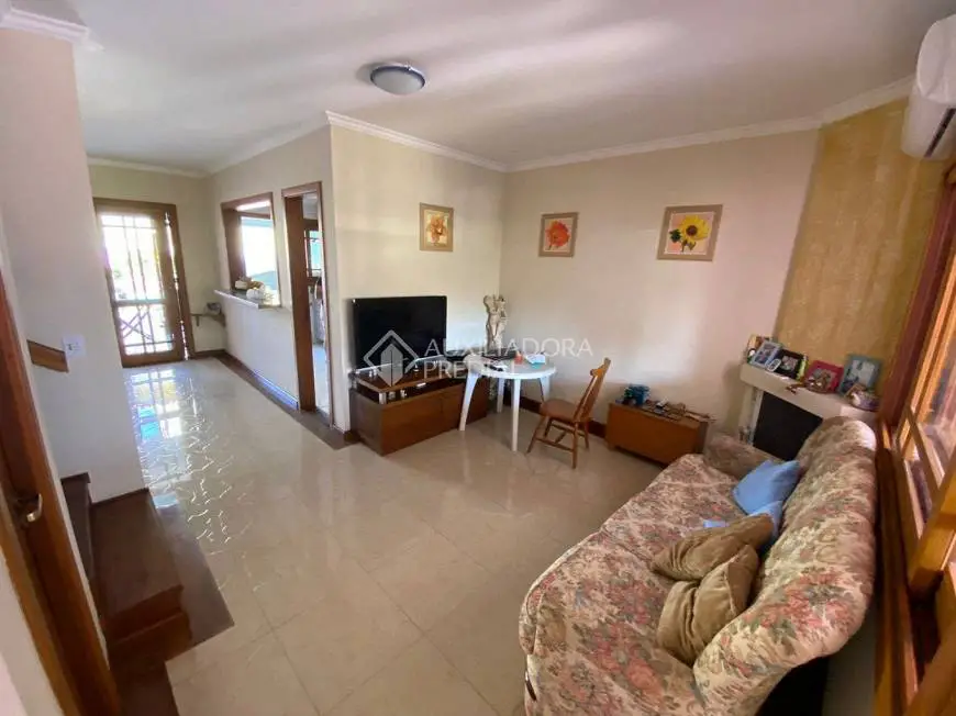 Foto 3 de Casa com 3 Quartos à venda, 154m² em Ipanema, Porto Alegre