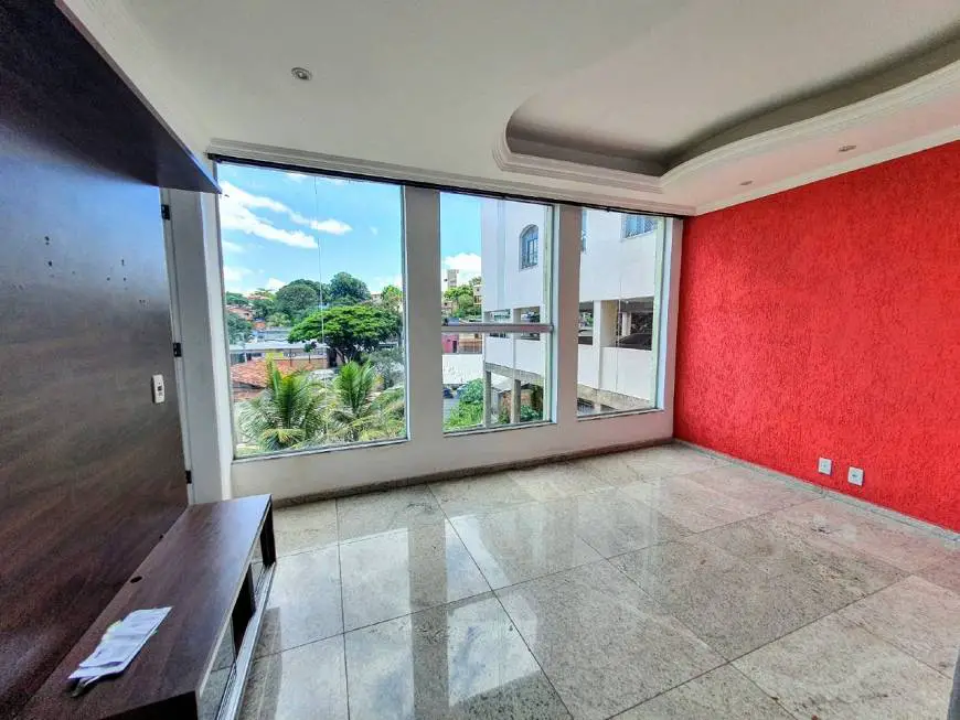 Foto 1 de Casa com 4 Quartos para alugar, 340m² em Planalto, Belo Horizonte