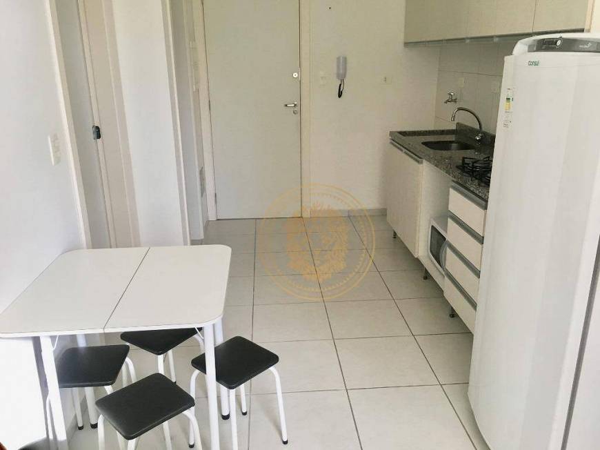 Foto 2 de Apartamento com 1 Quarto à venda, 27m² em Água Verde, Curitiba