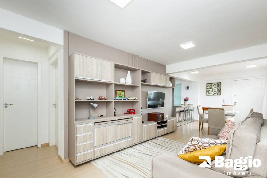 Foto 1 de Apartamento com 2 Quartos à venda, 67m² em Capão Raso, Curitiba