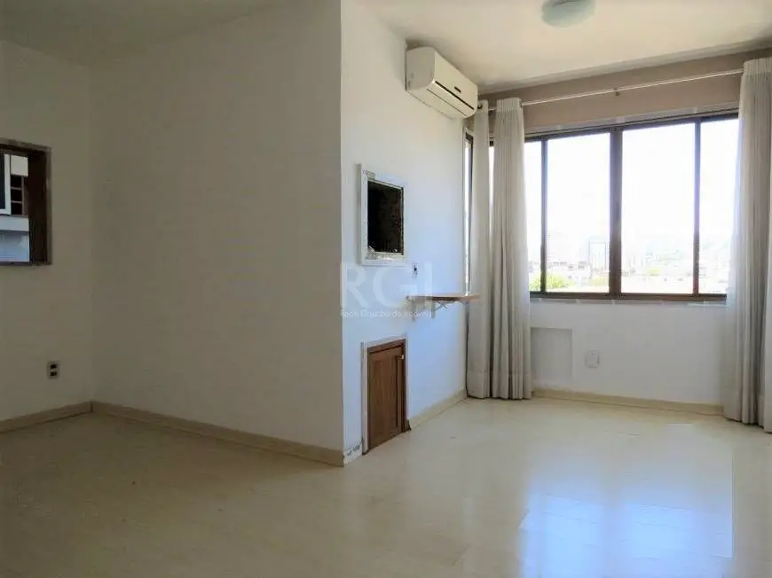 Foto 2 de Apartamento com 2 Quartos à venda, 65m² em Farroupilha, Porto Alegre
