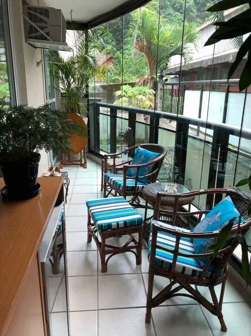 Foto 1 de Apartamento com 2 Quartos à venda, 96m² em Lagoa, Rio de Janeiro