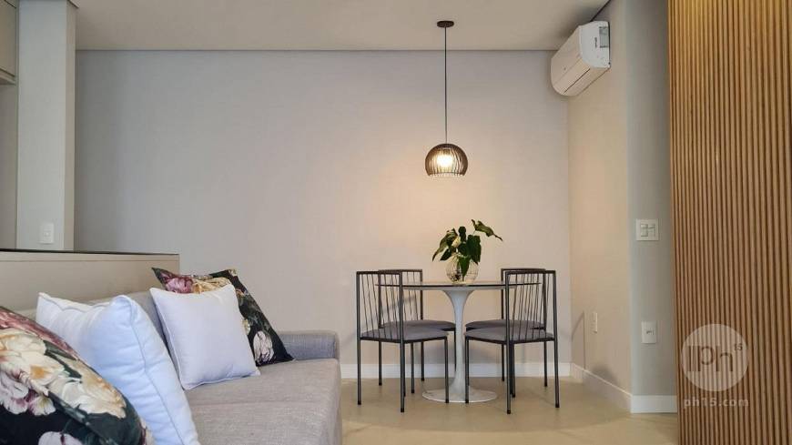Foto 5 de Apartamento com 2 Quartos para alugar, 71m² em Moema, São Paulo