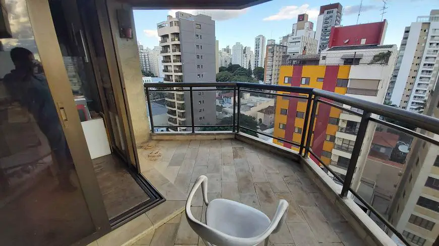 Foto 3 de Apartamento com 3 Quartos à venda, 192m² em Cambuí, Campinas