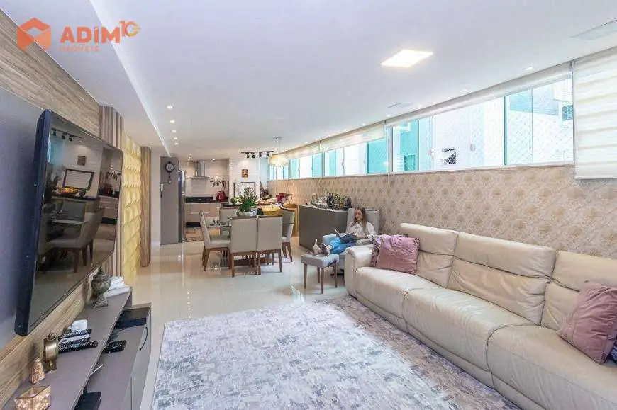 Foto 1 de Apartamento com 3 Quartos à venda, 146m² em Centro, Balneário Camboriú