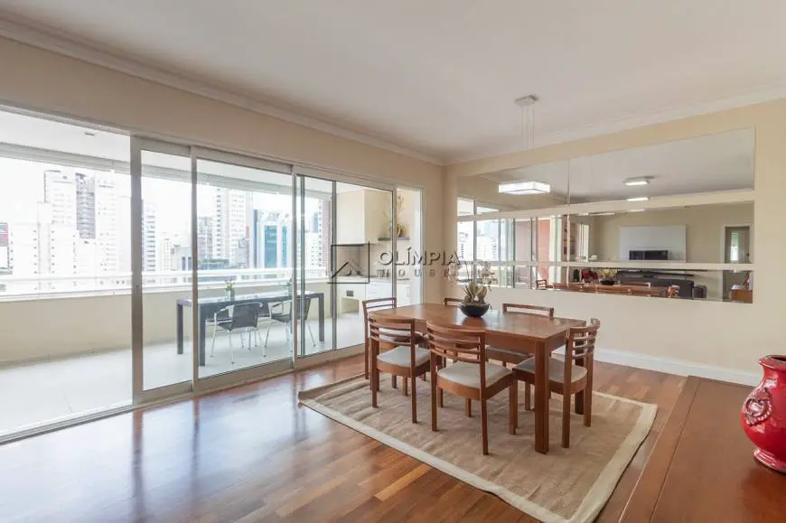 Foto 4 de Apartamento com 3 Quartos para alugar, 151m² em Itaim Bibi, São Paulo