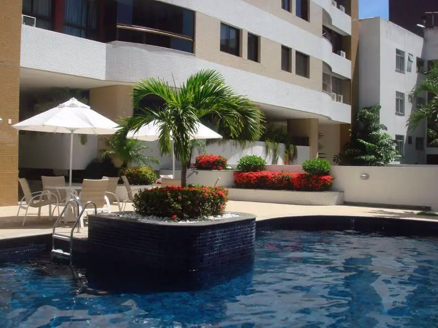 Foto 1 de Apartamento com 4 Quartos à venda, 145m² em Barra, Salvador