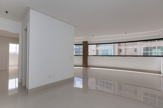 Foto 3 de Apartamento com 4 Quartos à venda, 150m² em Centro, Balneário Camboriú