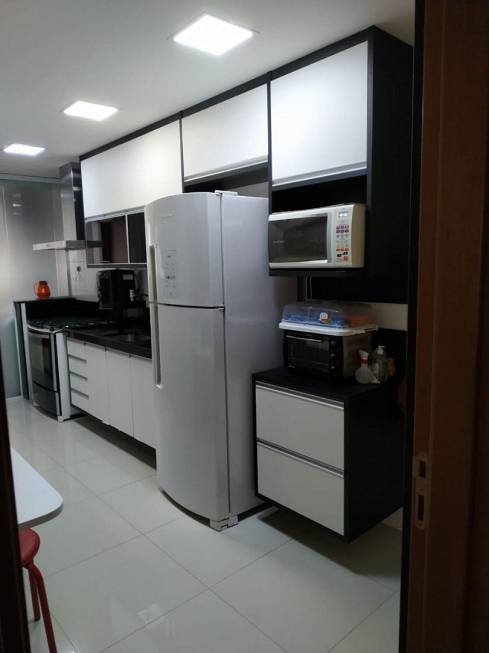 Foto 2 de Apartamento com 4 Quartos à venda, 150m² em Itapuã, Vila Velha