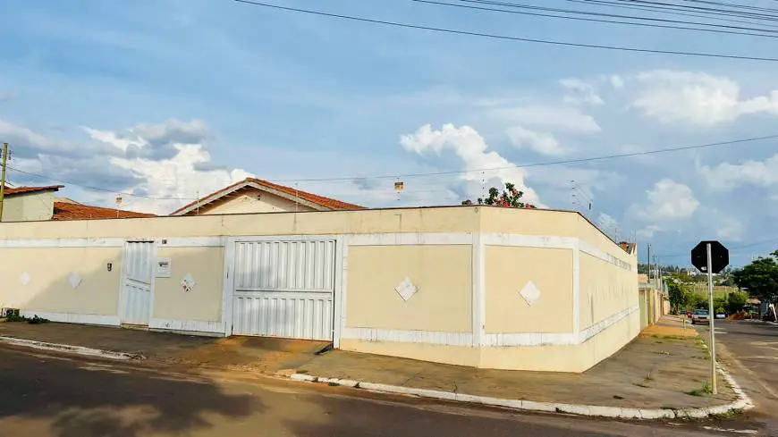 Foto 1 de Casa com 2 Quartos à venda, 262m² em Setor Dona Gercina, Rio Verde