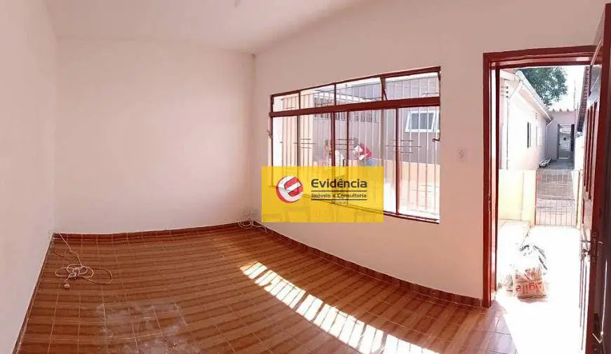 Foto 1 de Casa com 2 Quartos para alugar, 55m² em Vila Scarpelli, Santo André