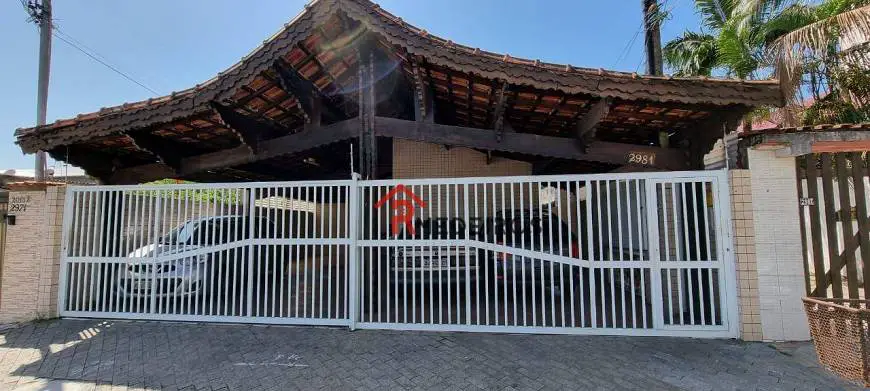 Foto 1 de Casa com 2 Quartos à venda, 57m² em Vila Tupi, Praia Grande