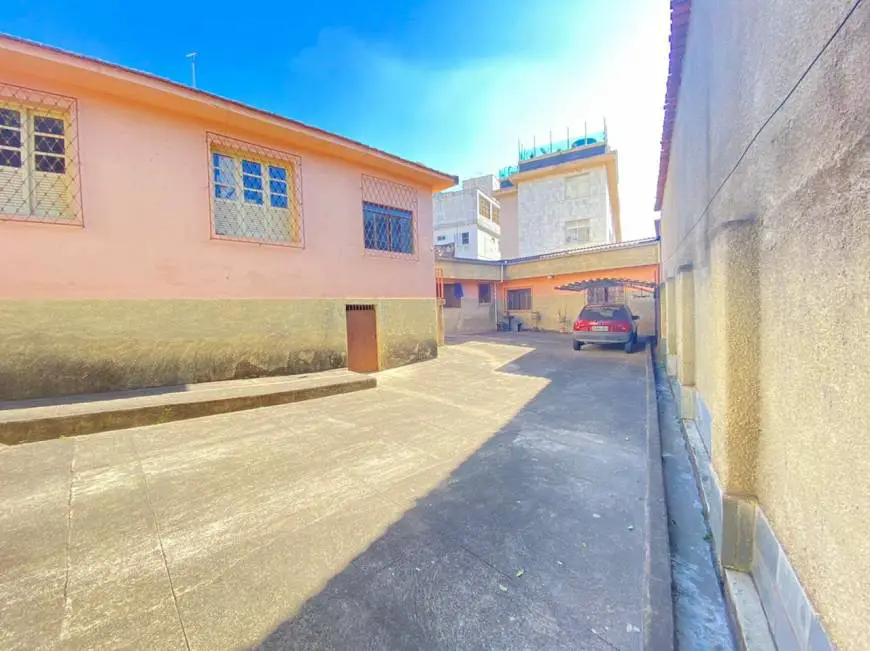 Foto 1 de Casa com 3 Quartos à venda, 431m² em Floresta, Belo Horizonte