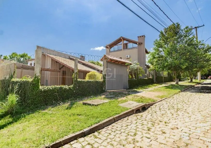 Foto 1 de Casa com 3 Quartos à venda, 255m² em Ipanema, Porto Alegre