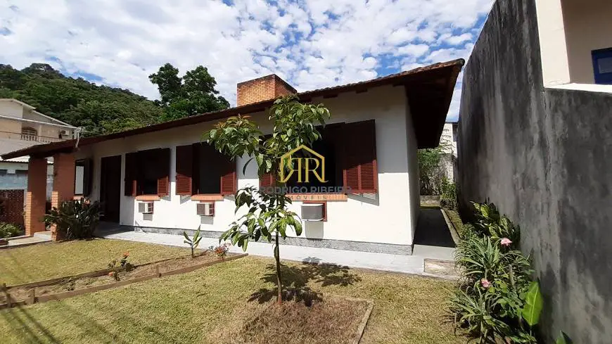 Foto 1 de Casa com 3 Quartos à venda, 170m² em Pantanal, Florianópolis