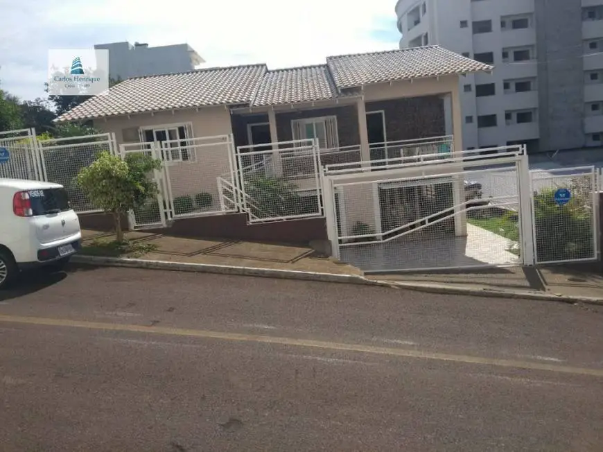 Foto 2 de Casa com 3 Quartos à venda, 226m² em Parque das Palmeiras, Chapecó