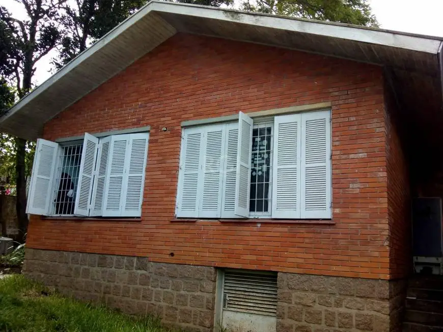 Foto 1 de Casa com 4 Quartos à venda, 178m² em Chácara das Pedras, Porto Alegre