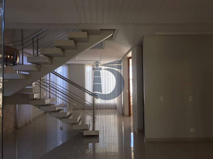 Foto 2 de Casa com 5 Quartos à venda, 326m² em Anápolis City, Anápolis