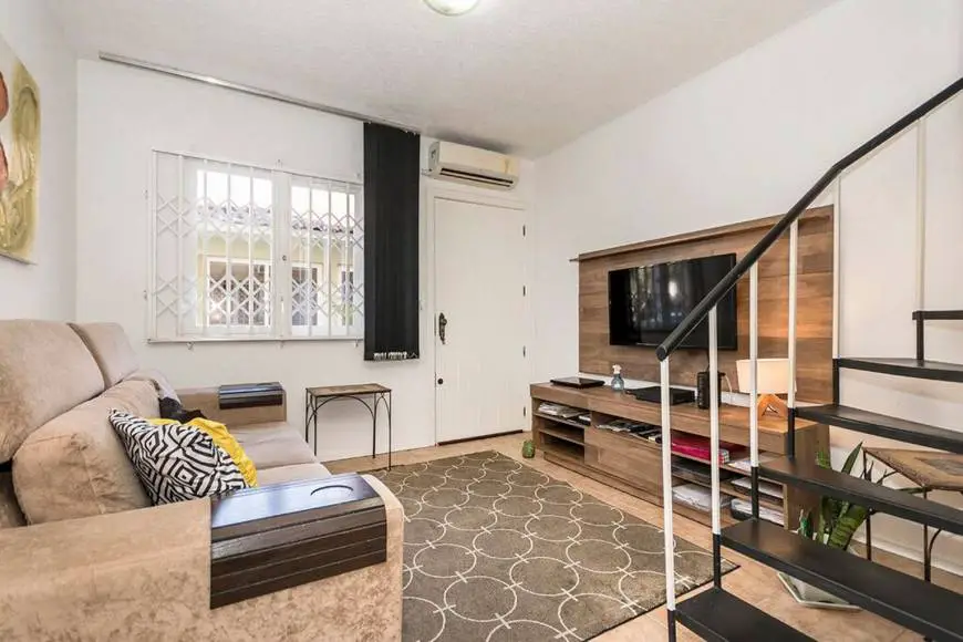 Foto 4 de Casa de Condomínio com 3 Quartos à venda, 73m² em Teresópolis, Porto Alegre