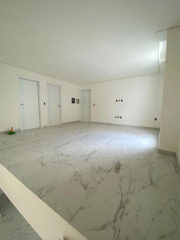 Foto 2 de Casa de Condomínio com 4 Quartos à venda, 326m² em Mirante, Campina Grande