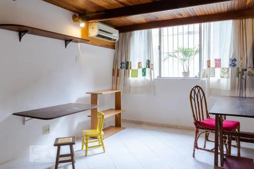 Foto 1 de Apartamento com 1 Quarto para alugar, 26m² em Laranjeiras, Rio de Janeiro