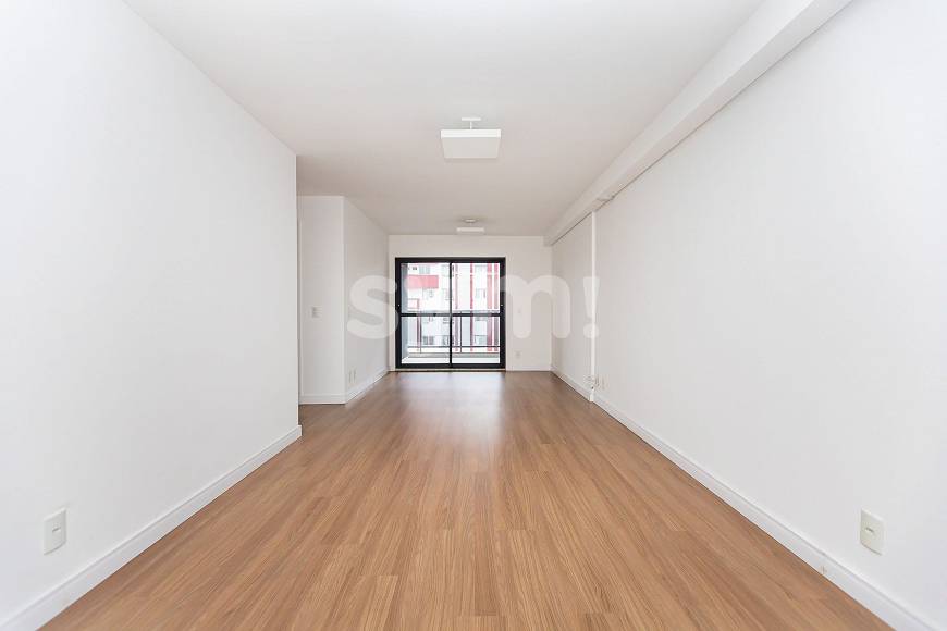 Foto 2 de Apartamento com 2 Quartos à venda, 76m² em Centro, Curitiba