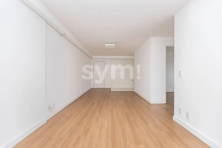 Foto 3 de Apartamento com 2 Quartos à venda, 76m² em Centro, Curitiba