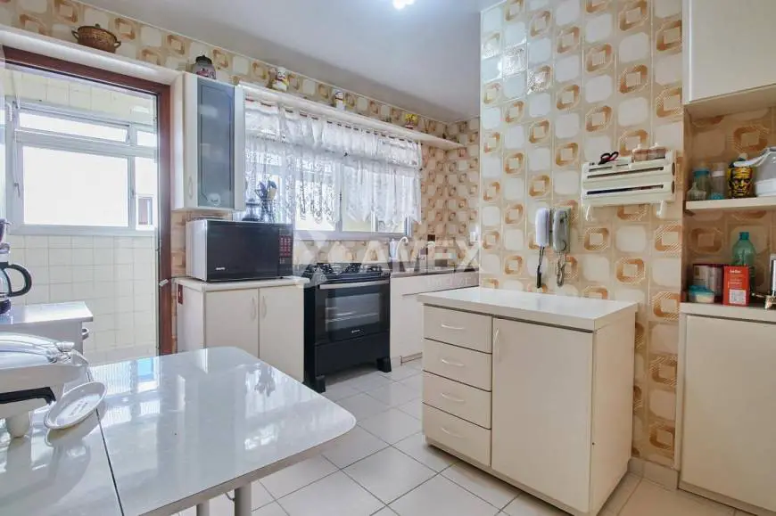 Foto 3 de Apartamento com 3 Quartos à venda, 134m² em Batel, Curitiba